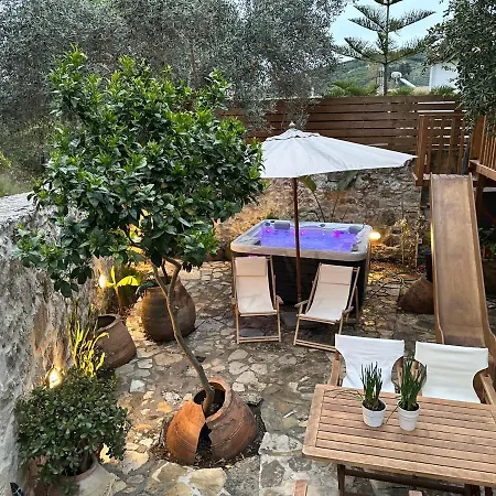 Holiday home Mk With Breakfast And Jacuzzi Sarkhos