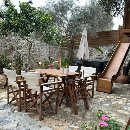 Mk With Breakfast And Jacuzzi Holiday home Sarkhos