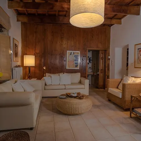 Holiday home Mk With Breakfast And Jacuzzi *